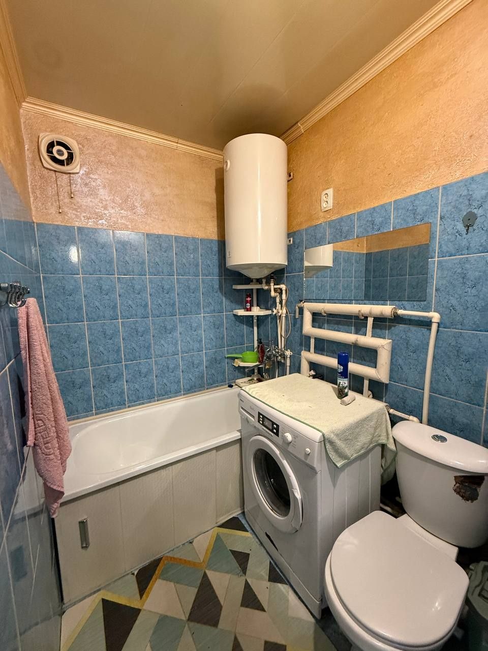 В районе Цона продаётся 2х комнатная пр. Независимости 15 на 5 этаже