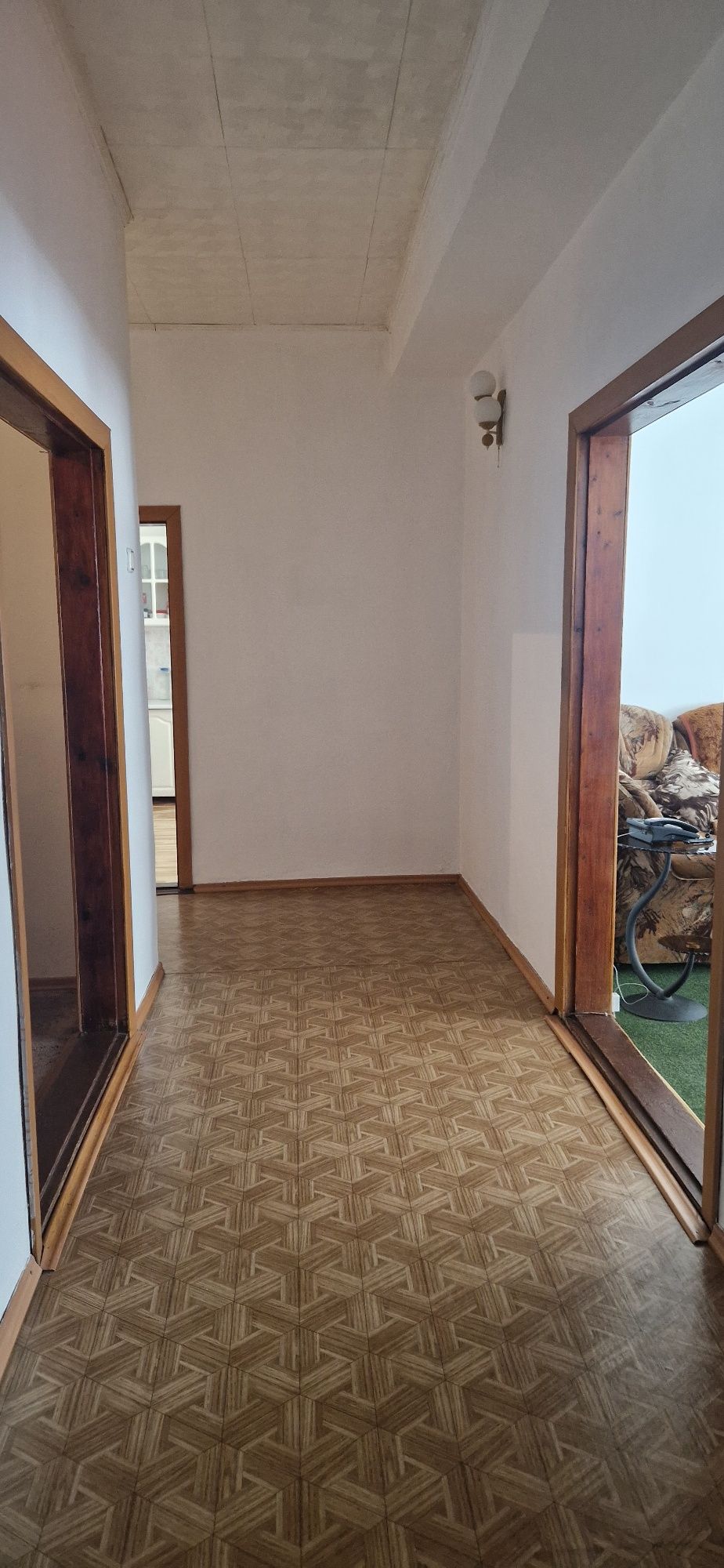 3-комнатная квартира · 152.4 м² · 1/2 этаж, Шухова ,1982г.п,кирпич.