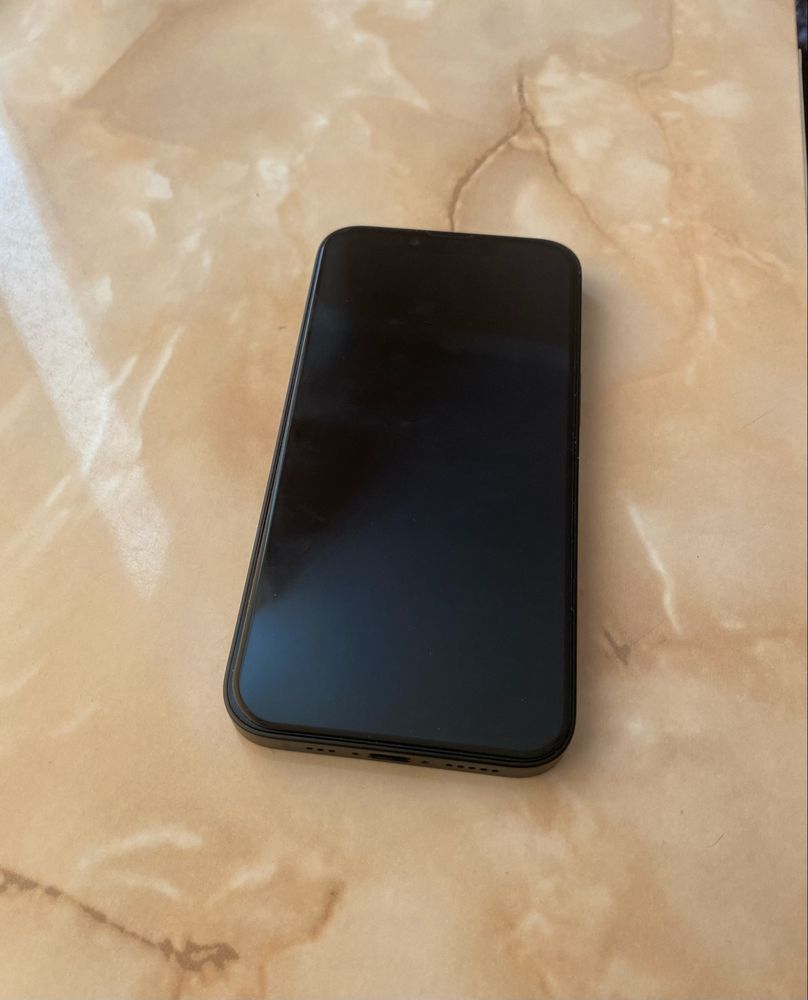 Iphone 16 e в новом состоянии