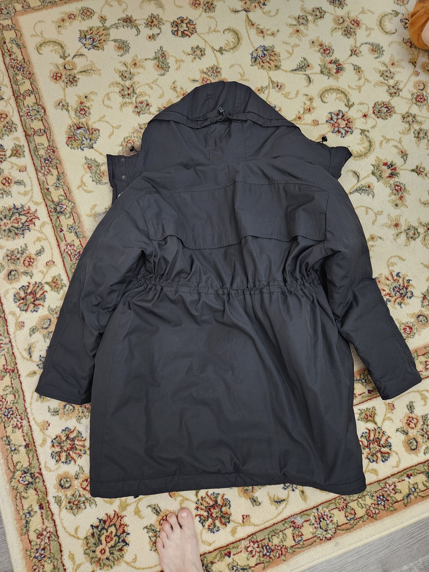 Продам парку moncler