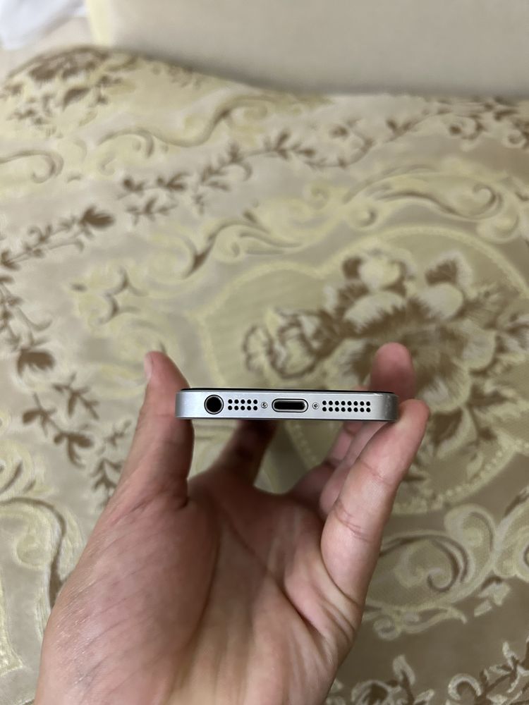 iPhone SE 2016
