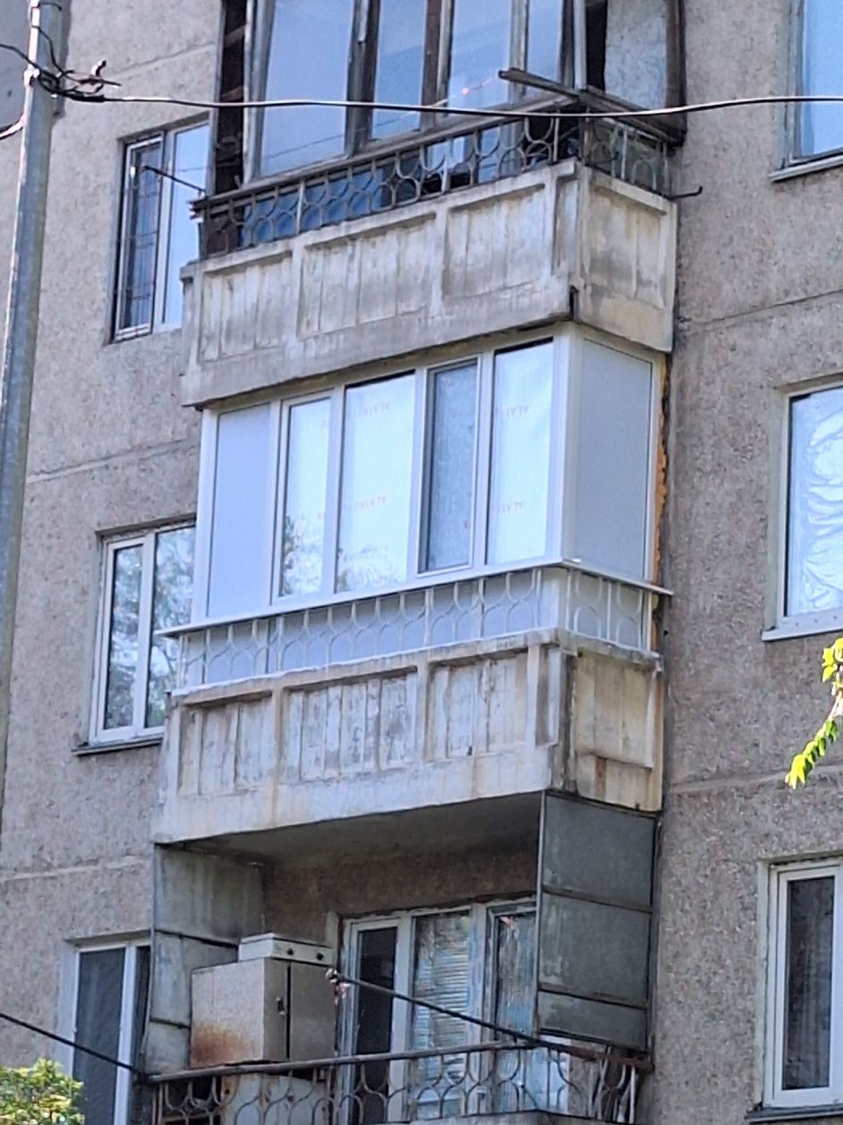 окна , балконы пластиковые , установка