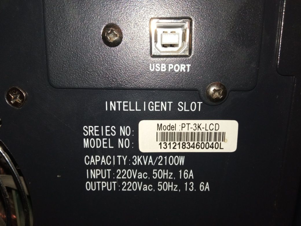 Источник бесперебойного питания SVC PT-3K-LCD, 3000VA/2100W,выход 220В