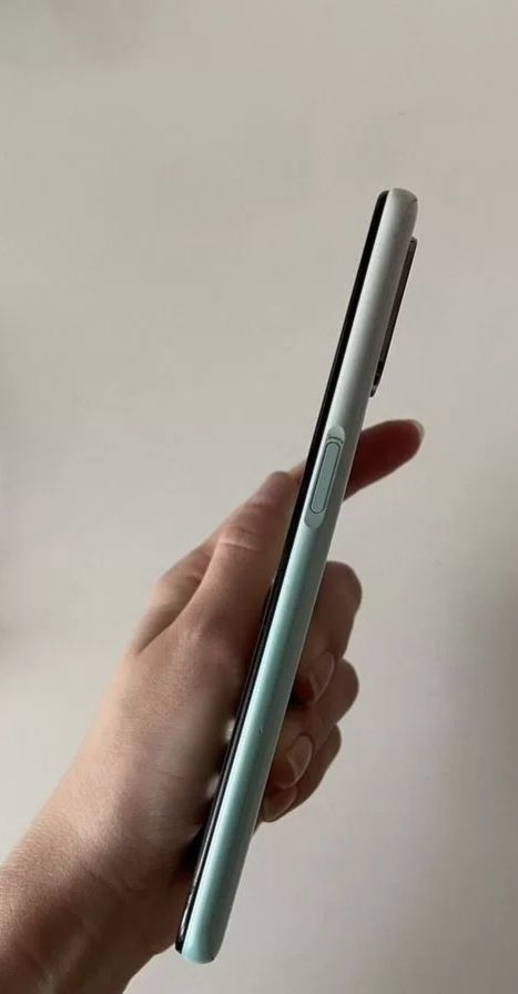 Oppo A52,64гб. в хорошем состоянии Торга нет!