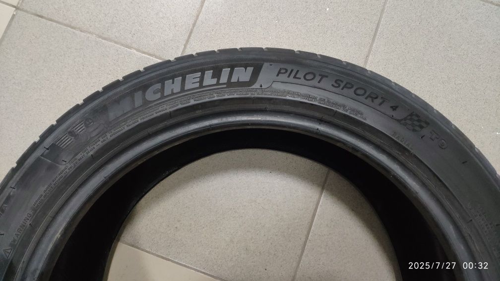 Комплект летних шин Michelin 235/45 R18
