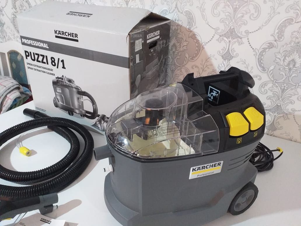 Продам профессиональное моющий пылесос KARCHER PUZZI  8/1