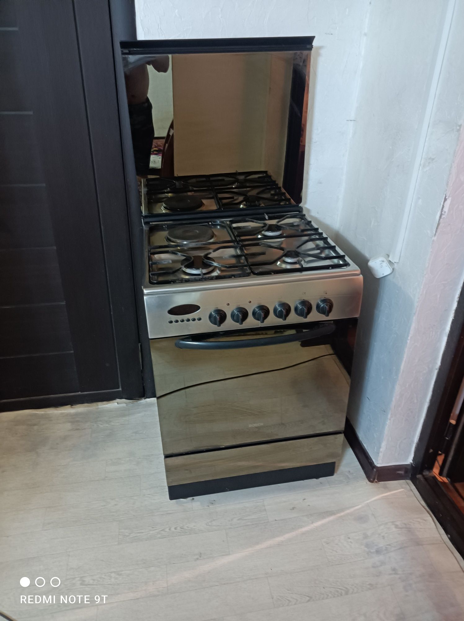 Продам газ плиту  Bosch