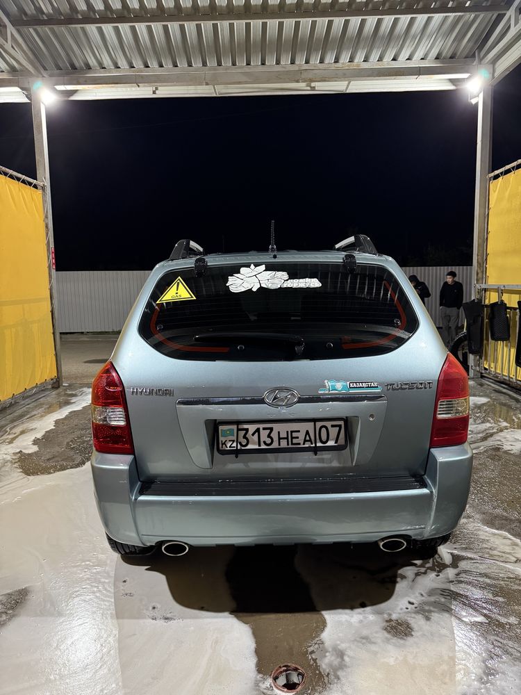 Продам Hyundai Tucson объем 2,7 2008