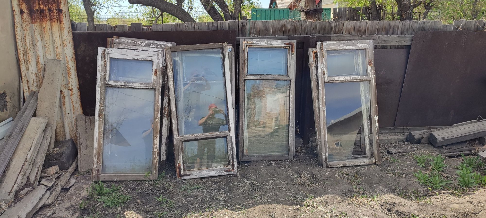 Рамы для теплицы и дрова