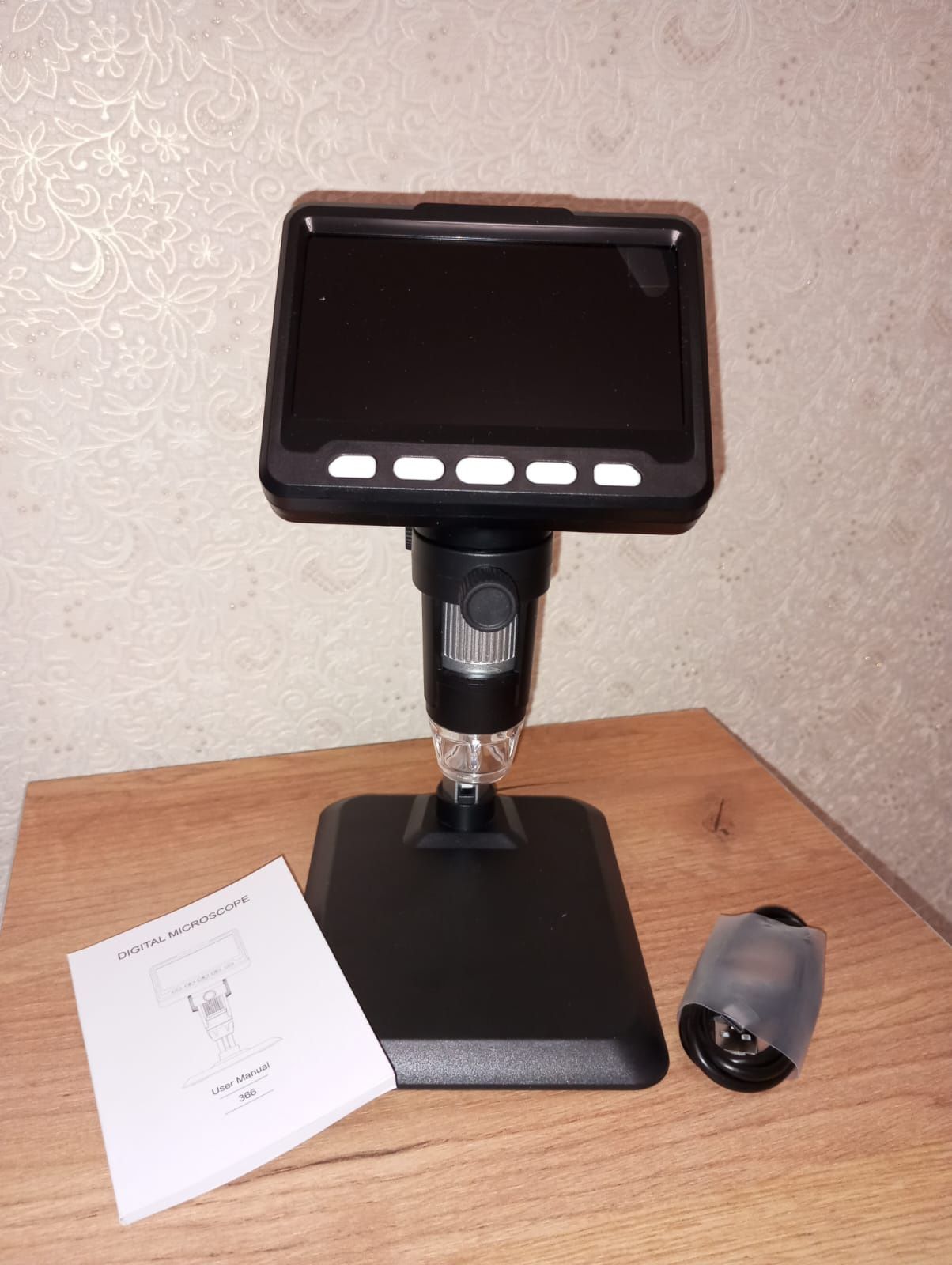Цифровой микроскоп  QIMIC 10.92cm LCD дисплеем