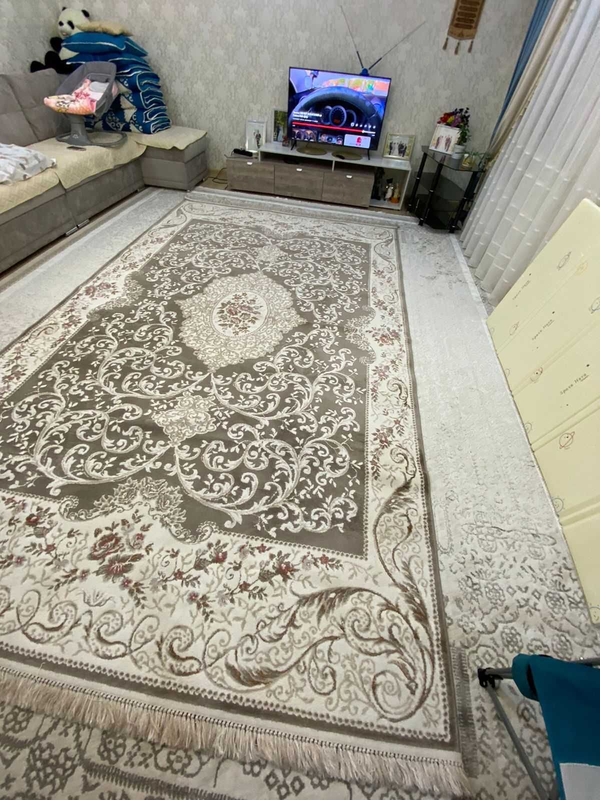 Продается ковер в отличном состояний