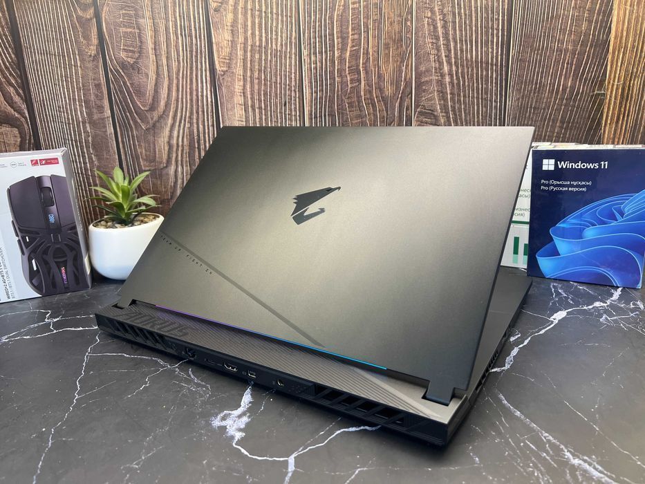 AORUS 15 - Core i5‑12500H / RTX 4060 140 W / 16 GB / 512 GB / 360 Hz