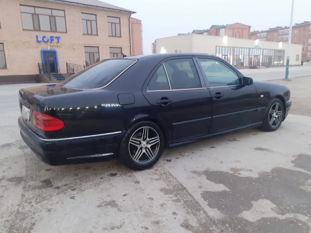 Mercedes W210 лупарик