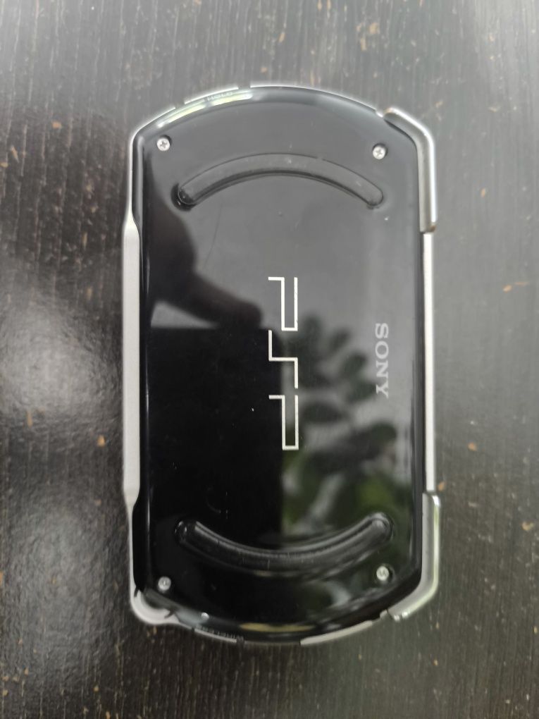 PSP go портативная приставка