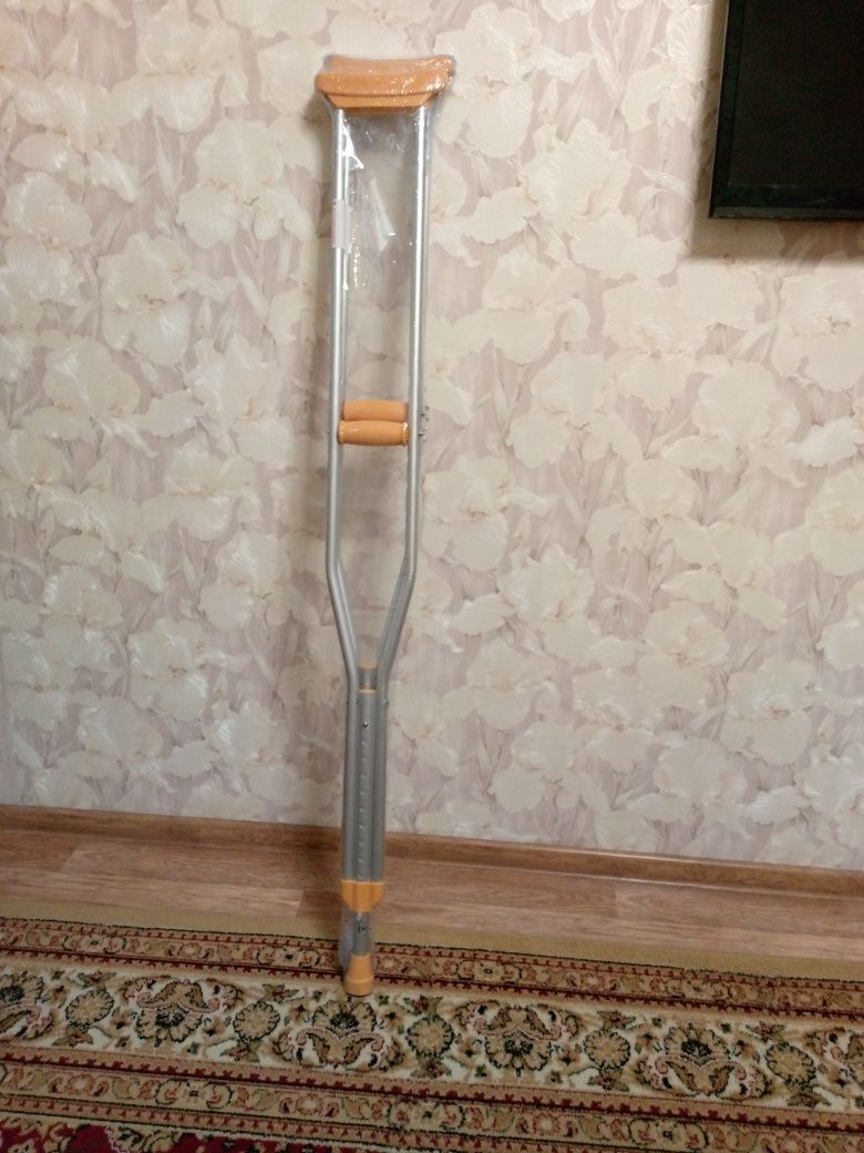 Продам костыли для взрослых