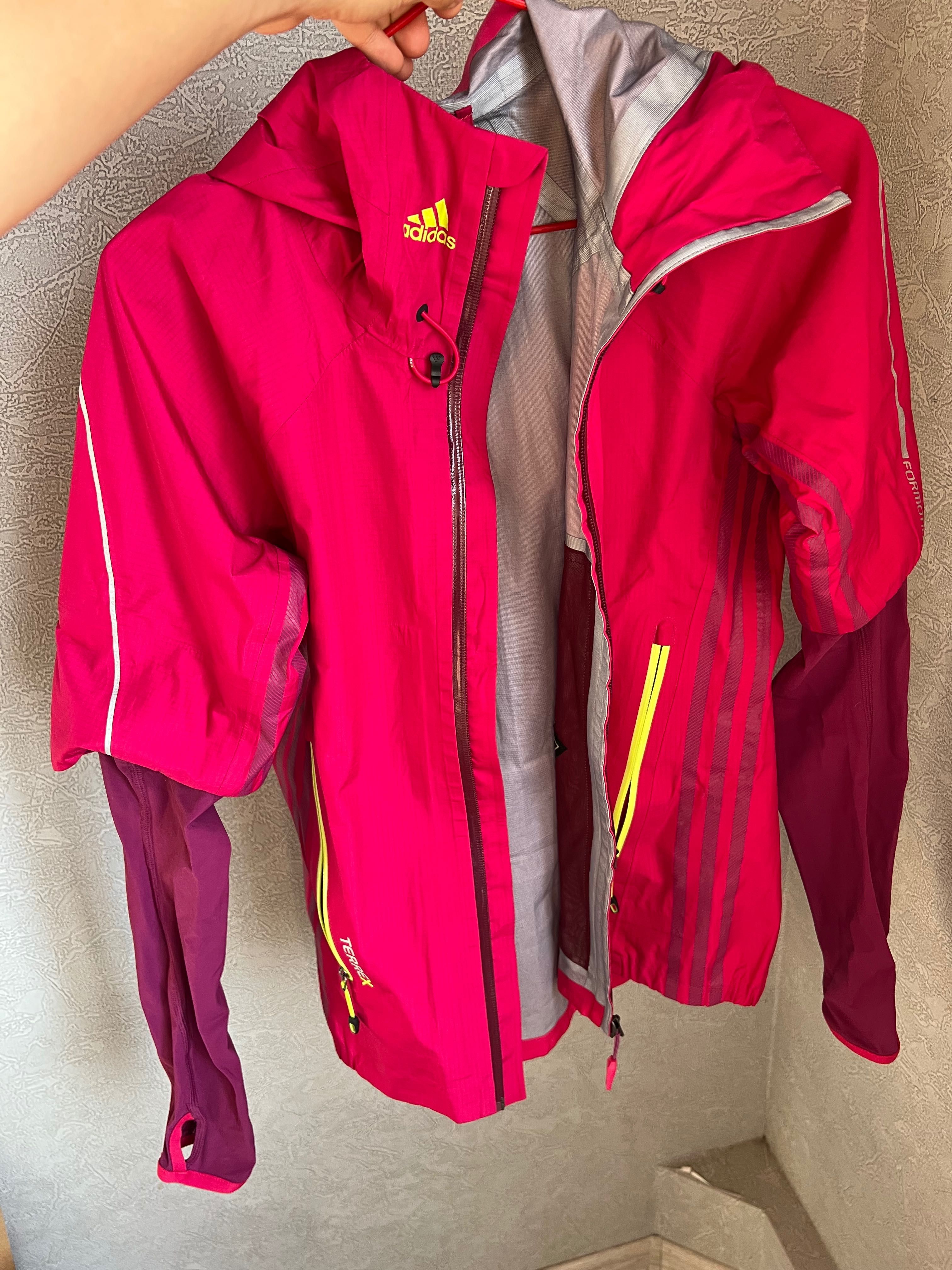 Продам ветровку с gore-tex от adidas