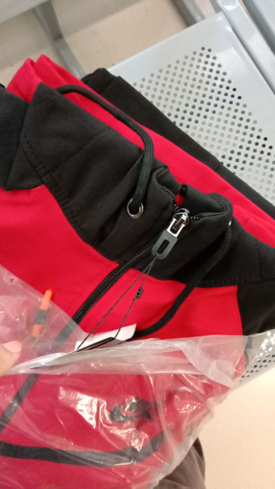 Продам мужские спортивные костюмы