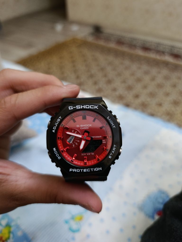 Обменяю на запчасти самоката трюкового часы g shock red