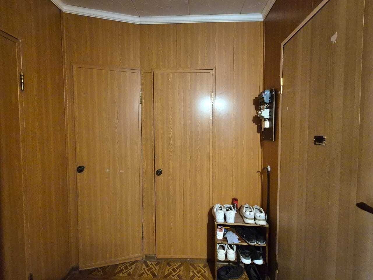 Продам 4 комн квартиру на 2 мкр на 3/5 эт