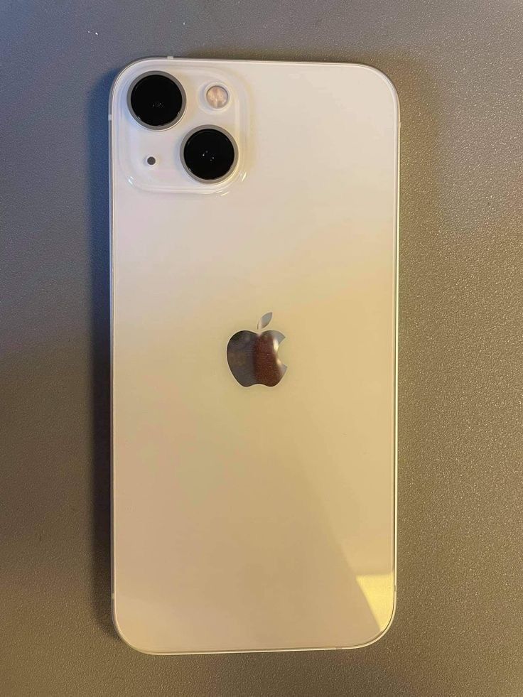 Продам iPhone 13