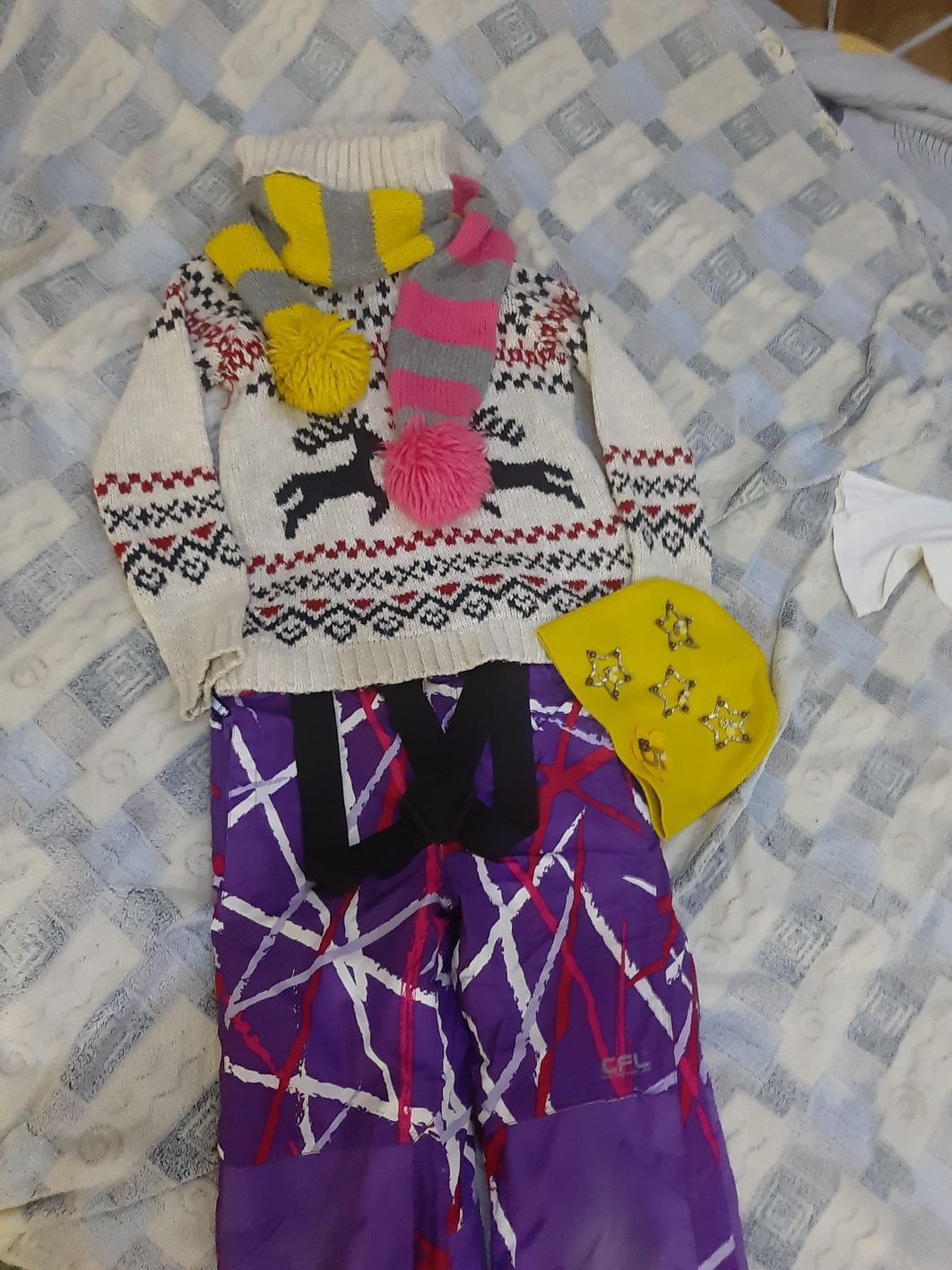 Продам вещи на девочку 7-9 лет, 2 Пакета и обувь(кожа,демисезон).. .