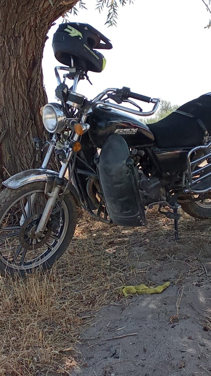 матор 200куб Suzuki GSX