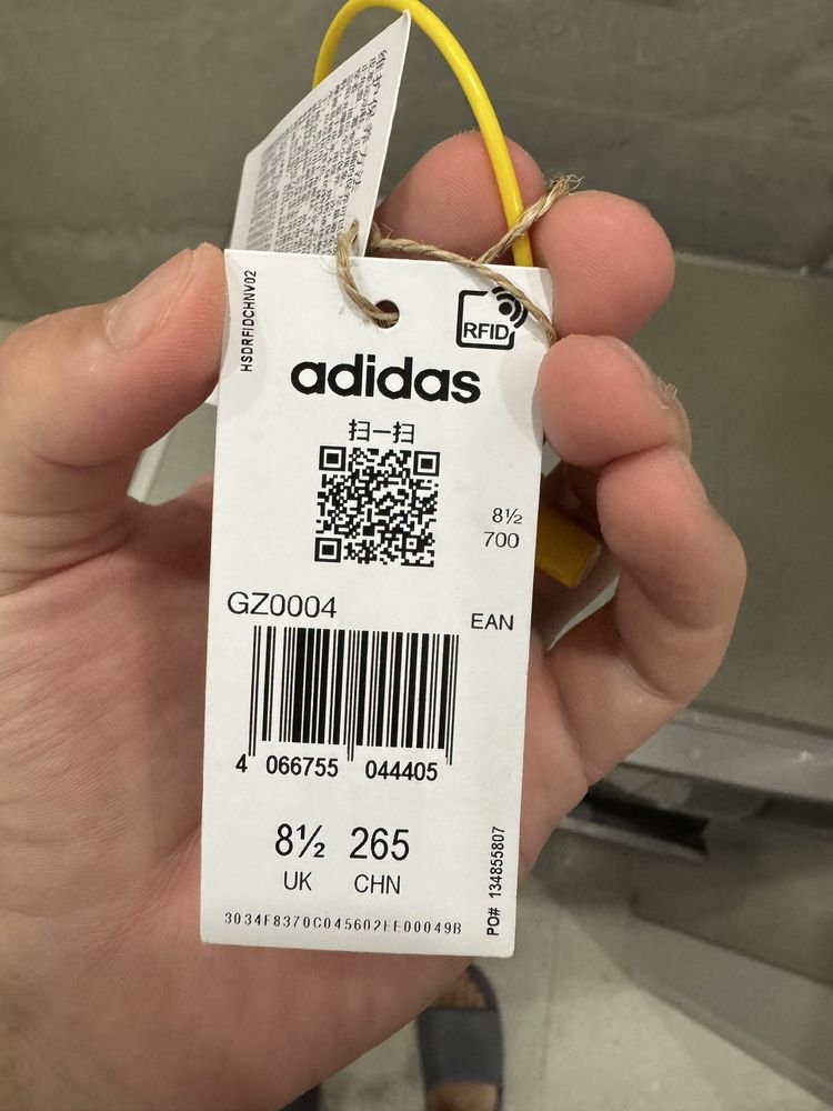Новые Сороконожки Adidas Predator Accuracy 3