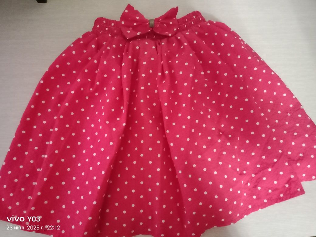 Продам юбочки и джинсы на девочку