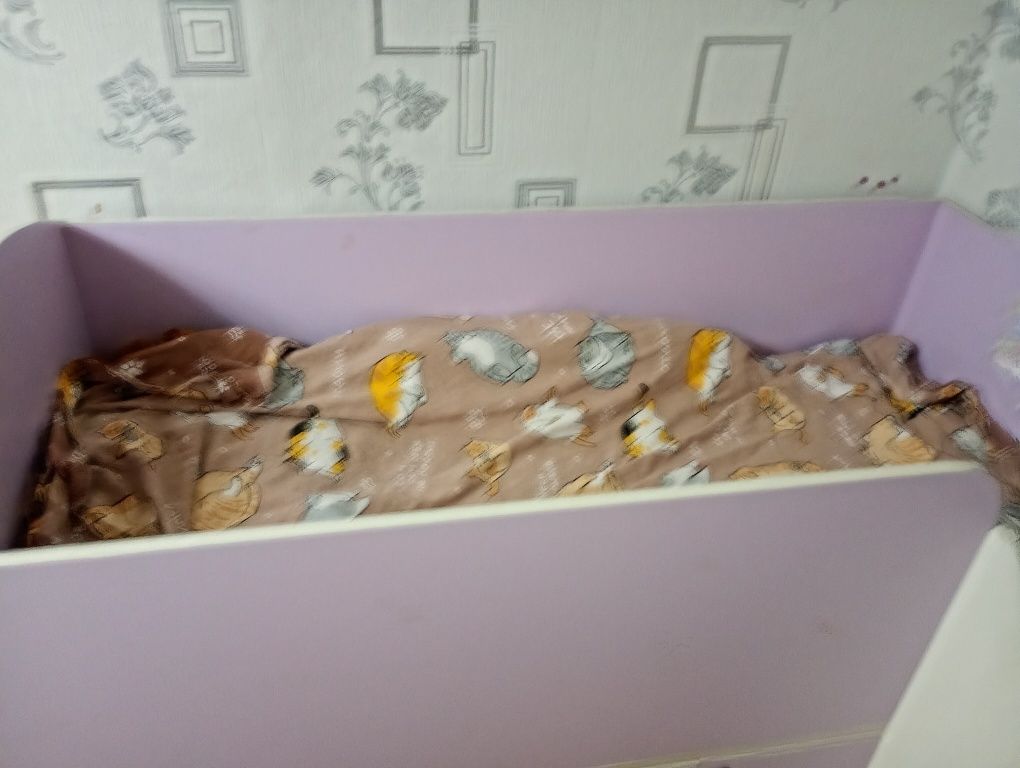 Продам детскую кроватку
