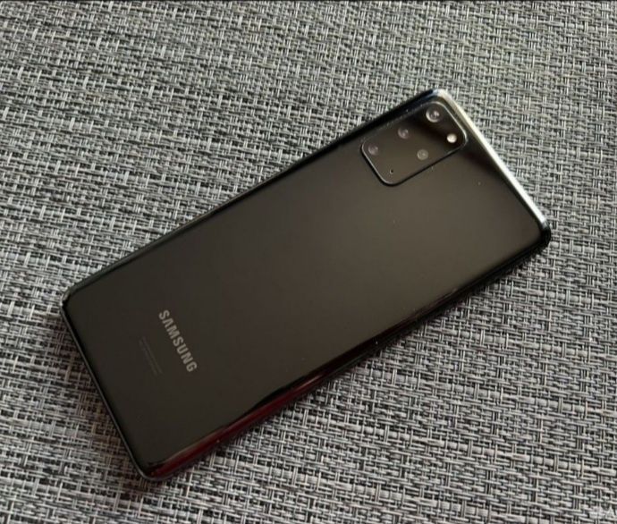 Samsung galaxy S20 plus.