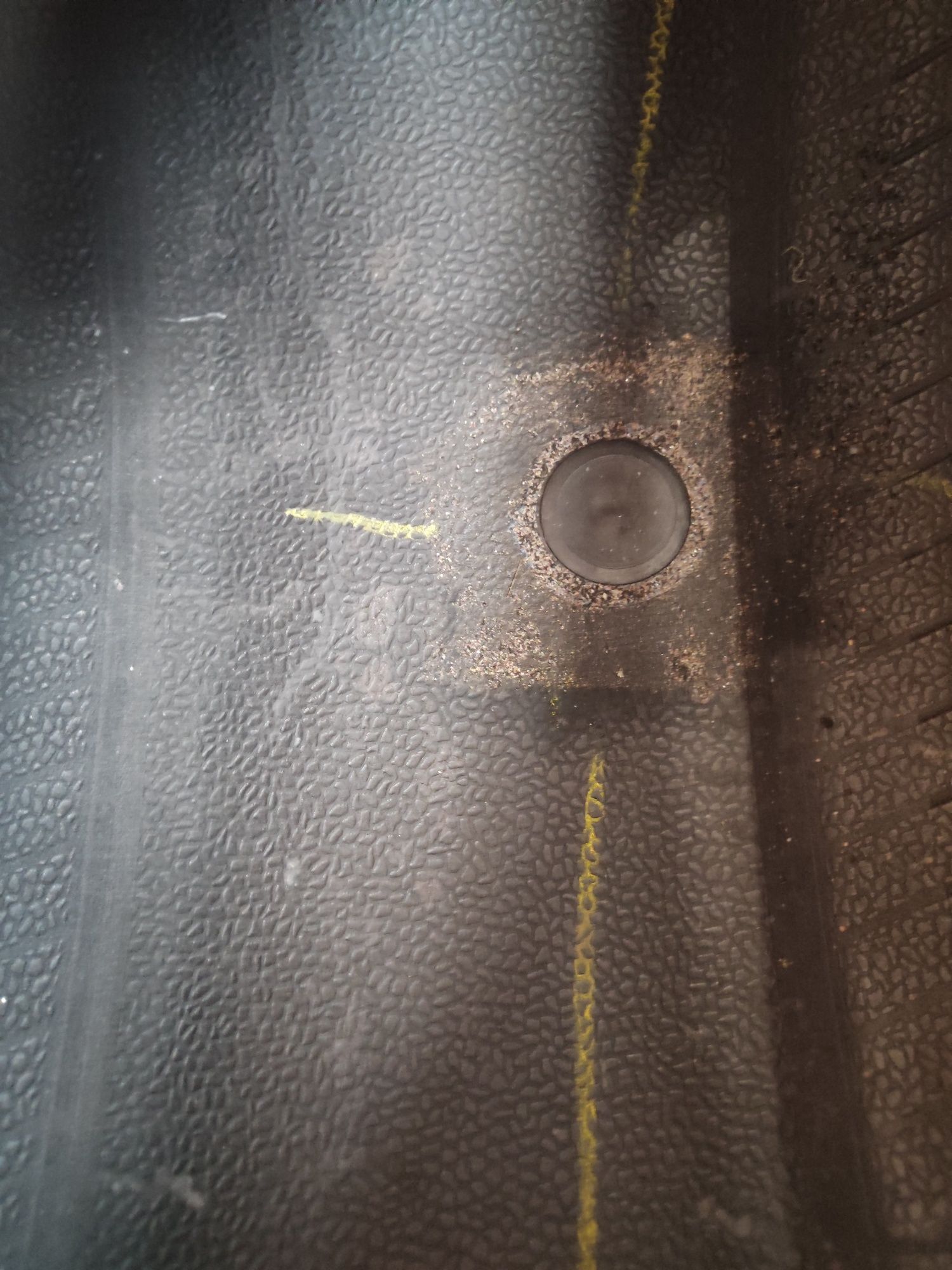 Продам шины Pirelli в среднем состоянии