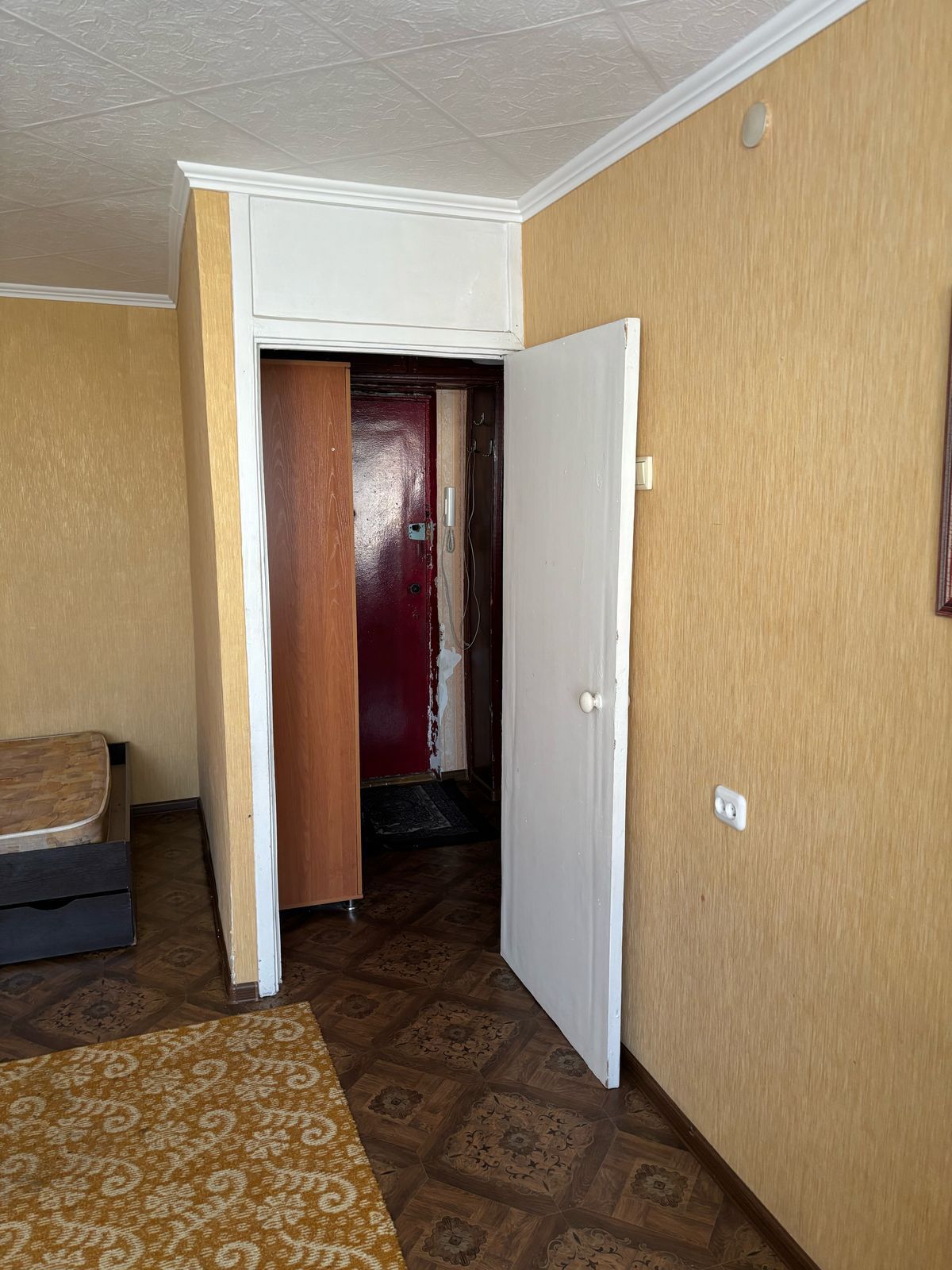Продам квартиру .