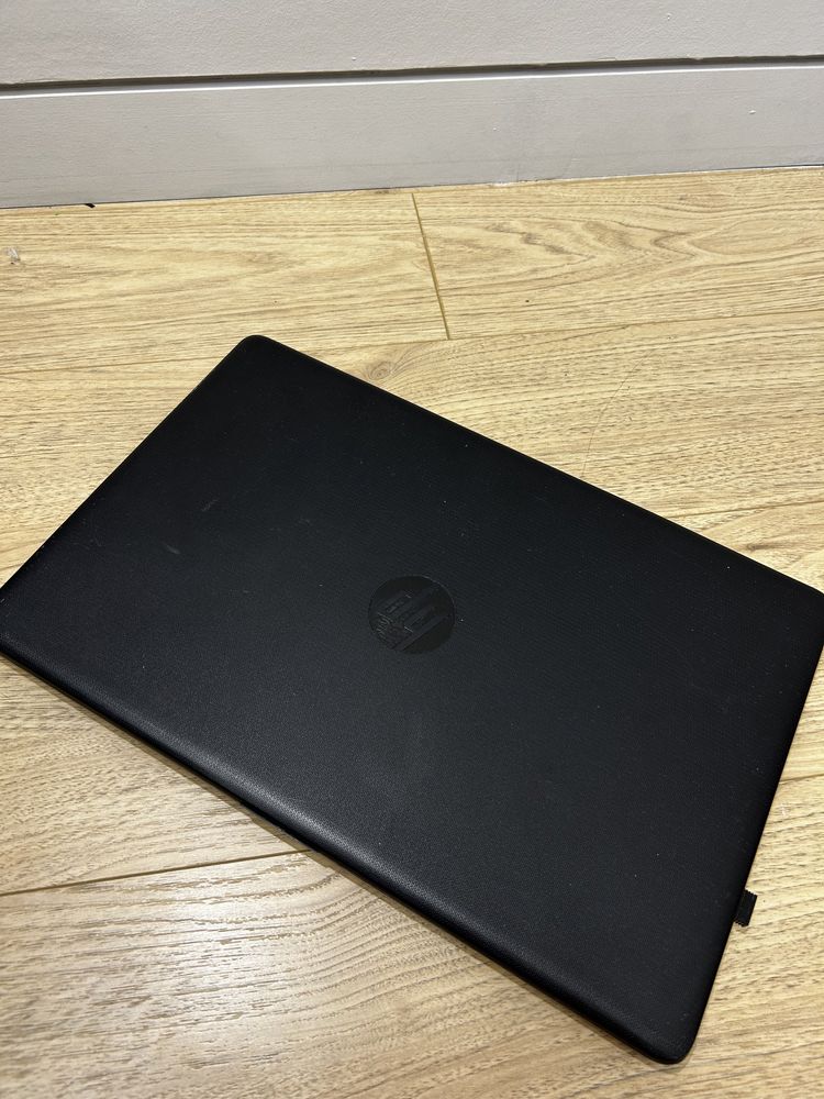 Laptop HP 15 da0324ur , 8GB