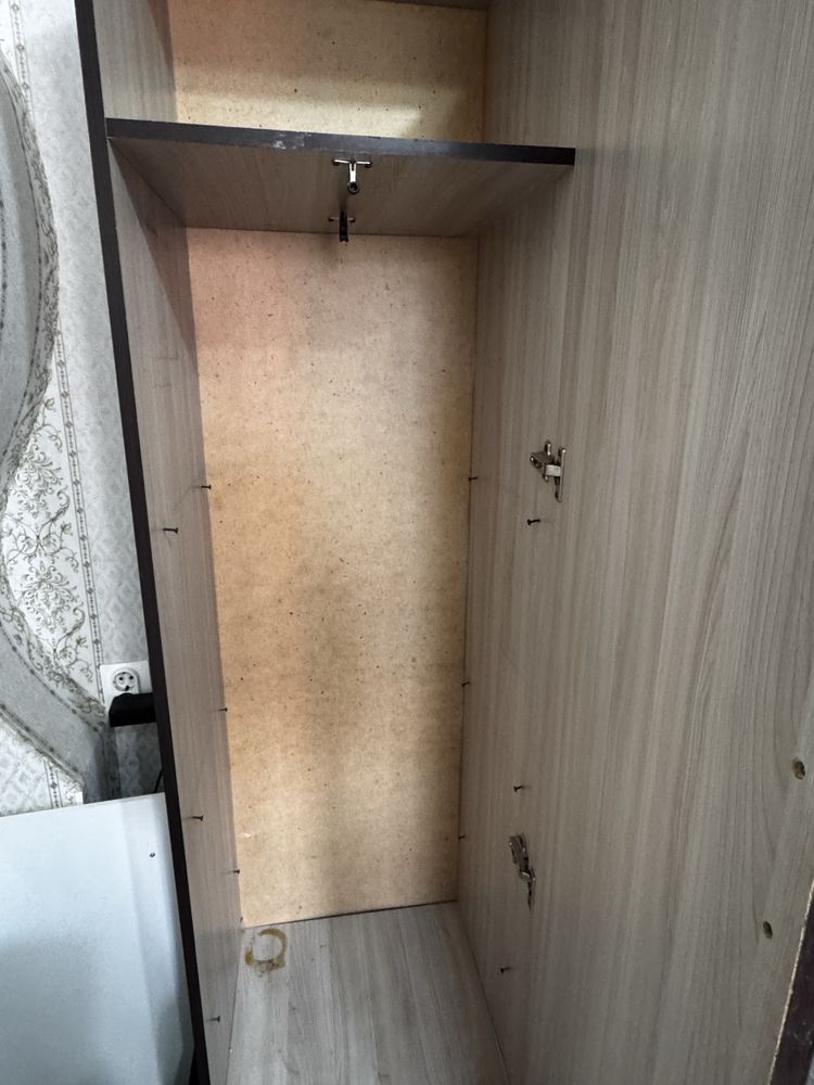 Шкаф в прихожую,бу