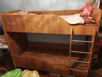 Продам подрасковую двухъярусную кровать.