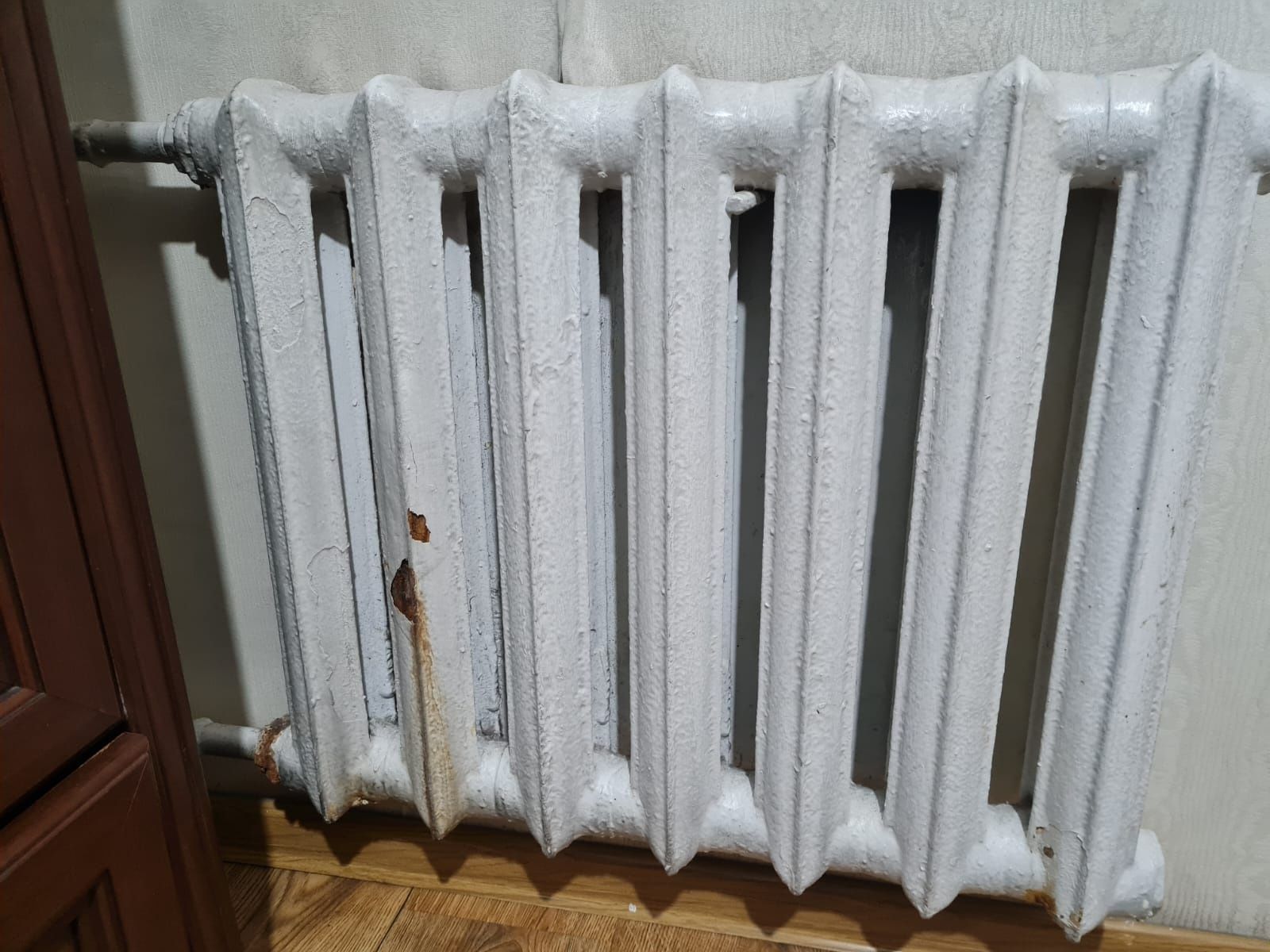 Продам батарею чугунную