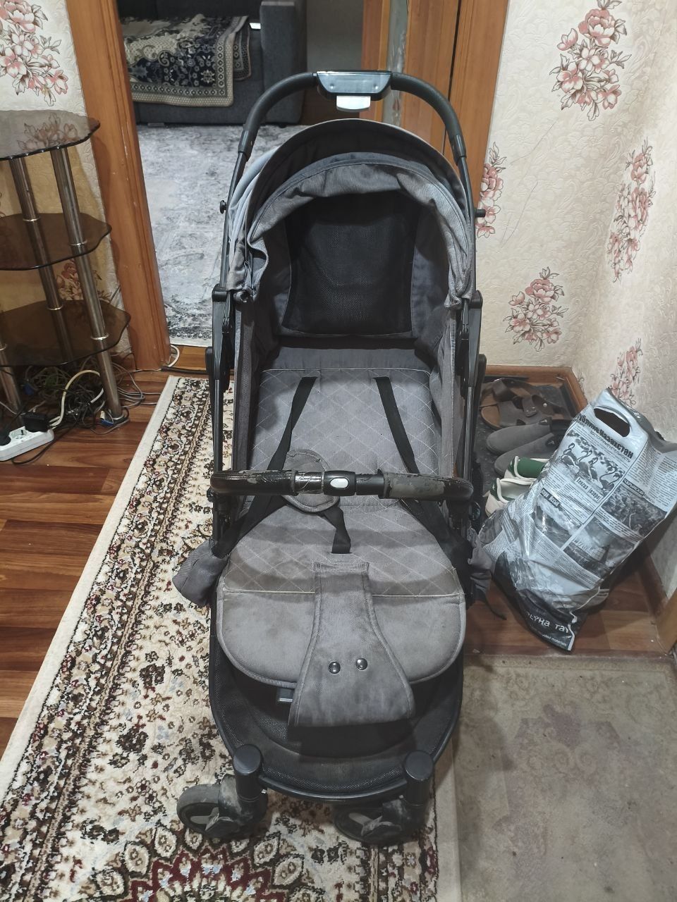 Продам прогулочную коляску