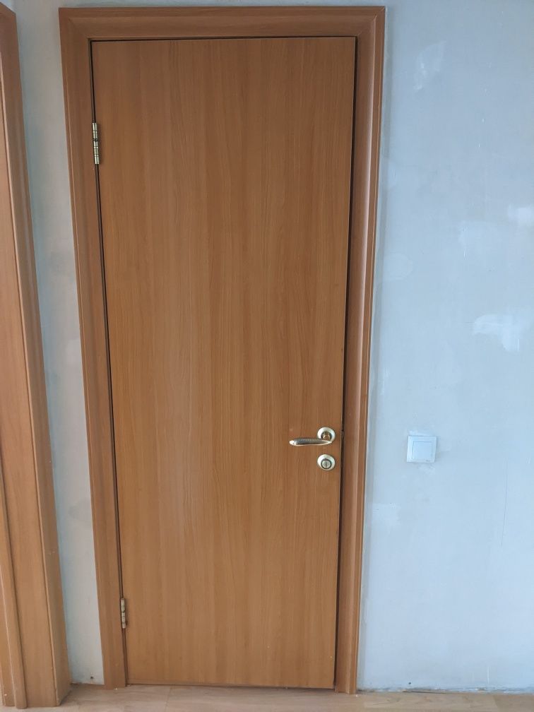 Продам б/у двери в отличном состоянии