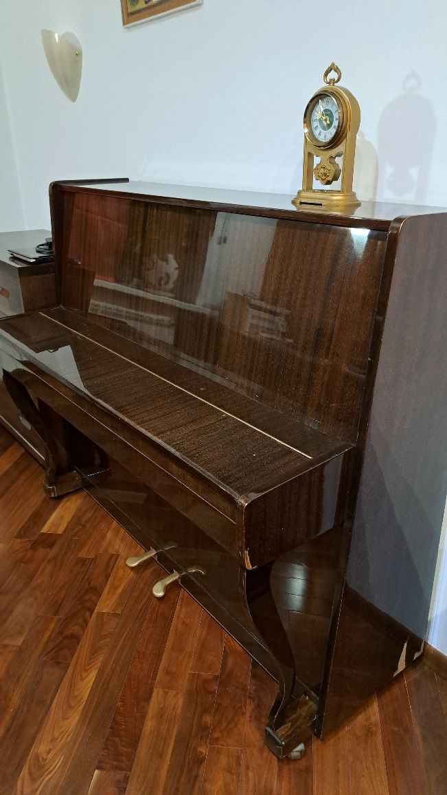 Продам Пианино Токката