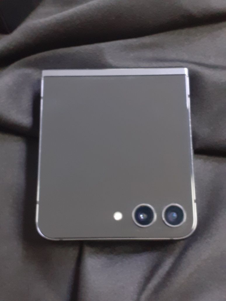 Samsung Galaxy Z Flip (г.Тараз 7мкр 12/2) номер лота 373186