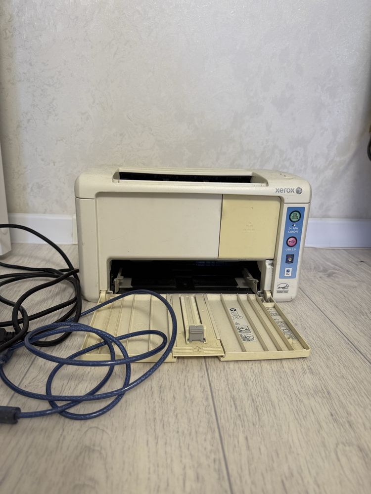 Принтер xerox б/у.