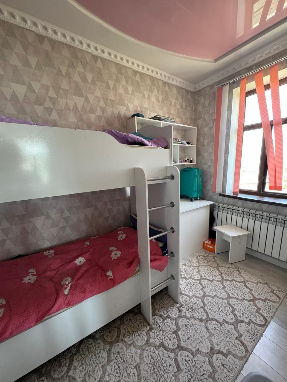 Детская кровать 2 ярусная с 2 шкафами продается