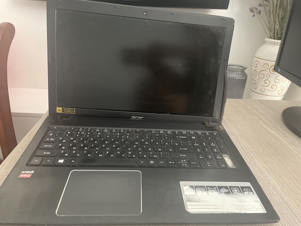 Ноутбук Acer Aspire E5-553G. на запчасти, включается