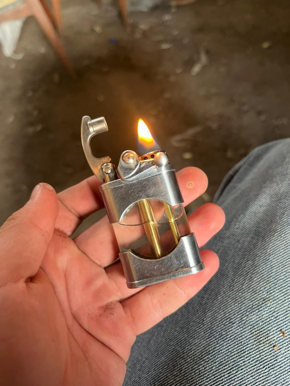 Зажигалка на бензине