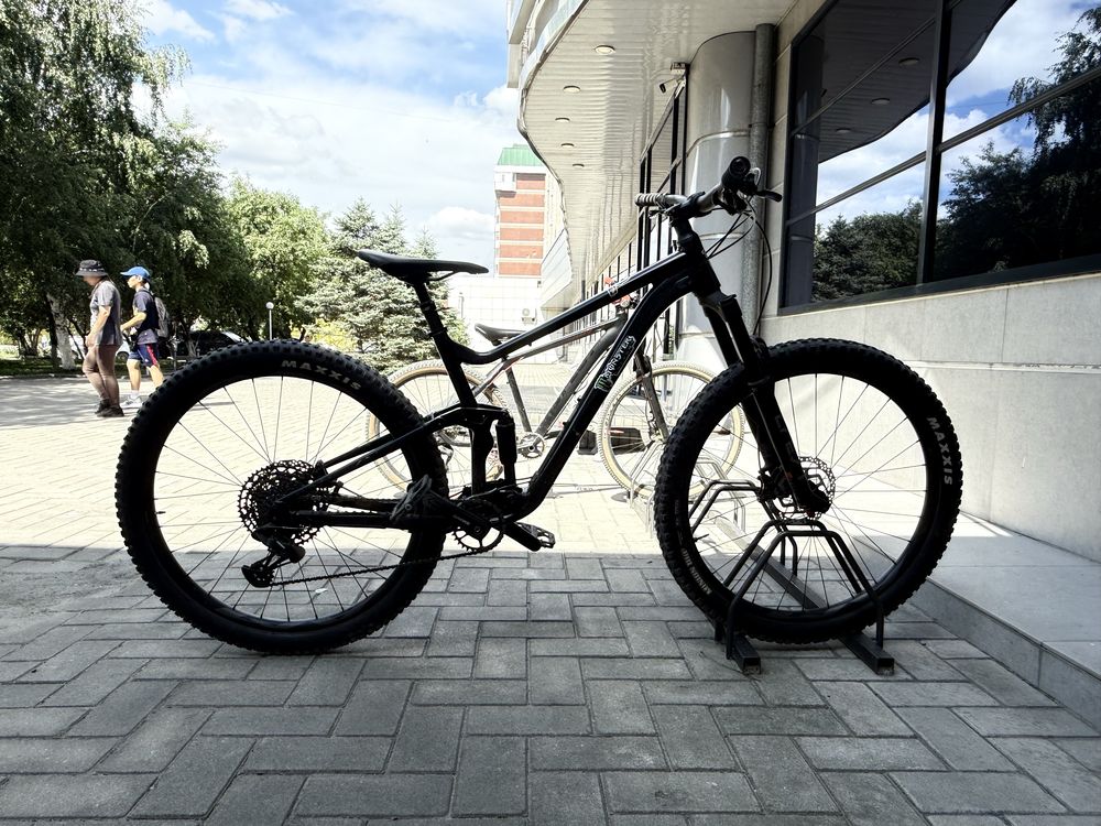 Велосипед Giant Stance 2024