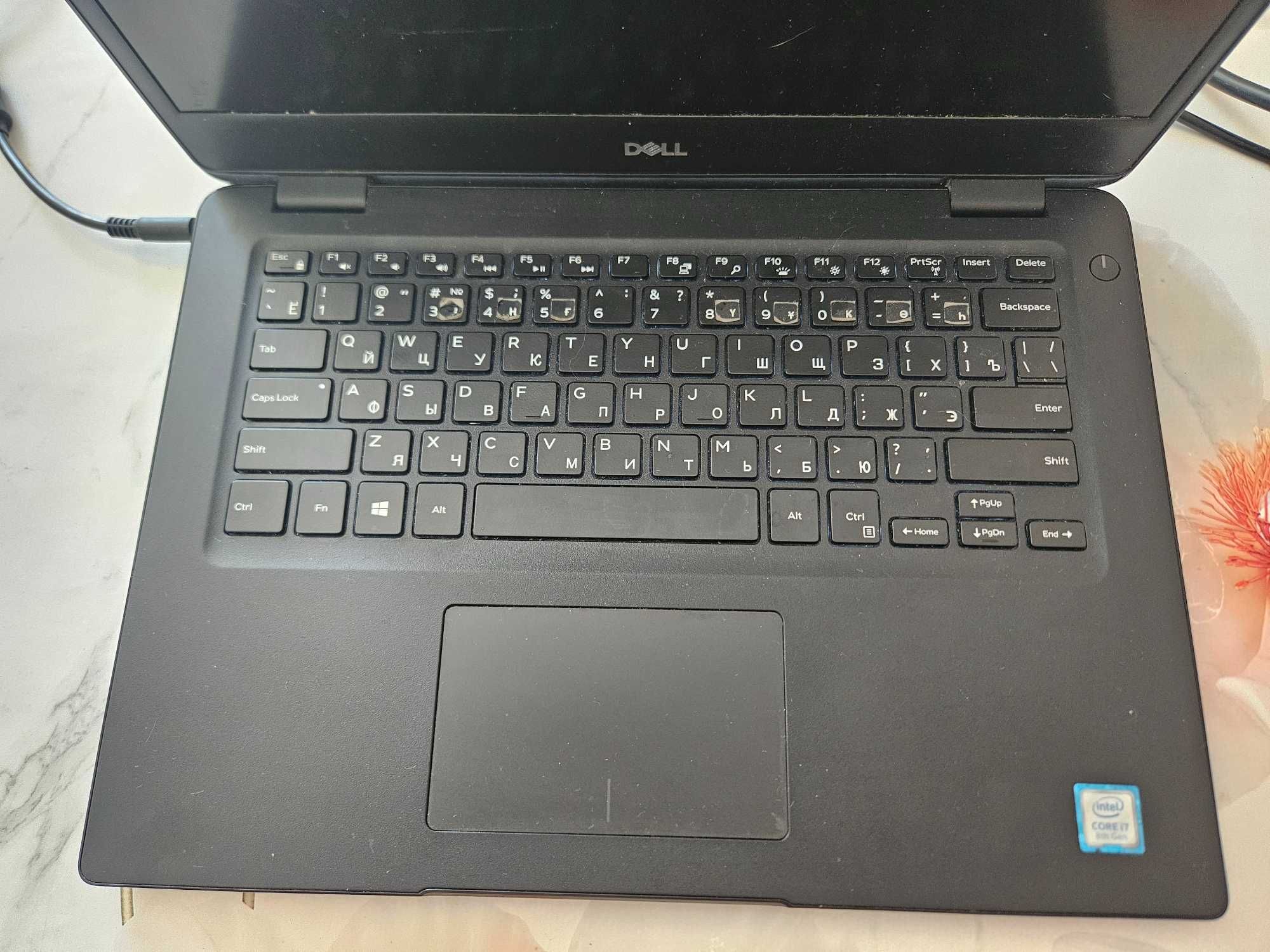 Ноутбук DELL i7-8565U\8Gb\ssd256Gb\GeForce MX130