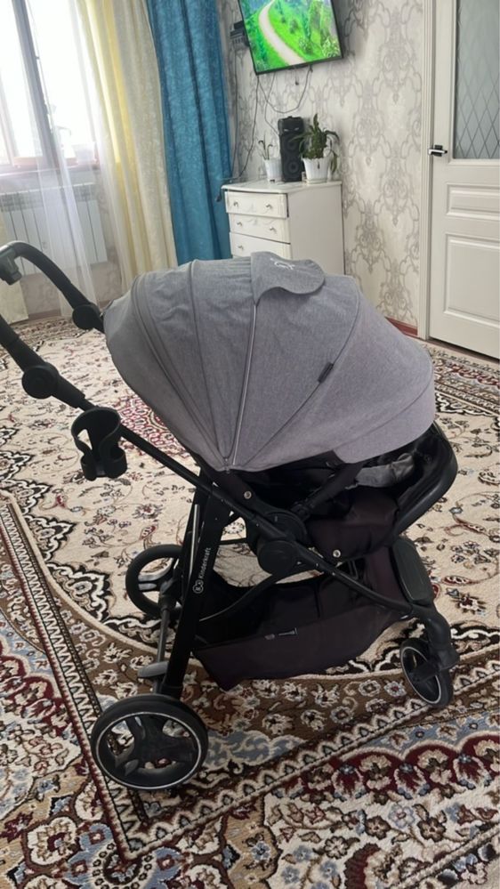 Коляска сатылады, қолданылған 1 жыл.