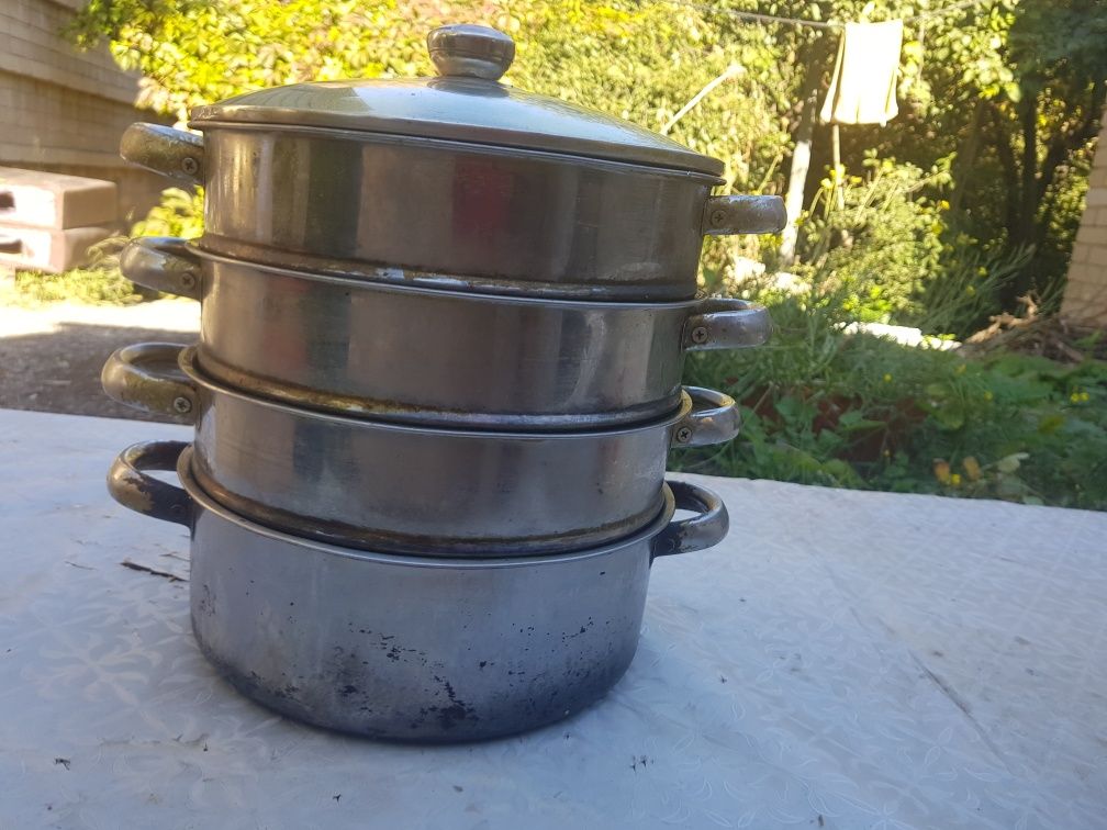 Кастрюля,сковородка ,,хлебница,мантоварка,чайник