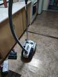 Моющий пылесос Vitek VT-1833 Aqua Filtration 1800w