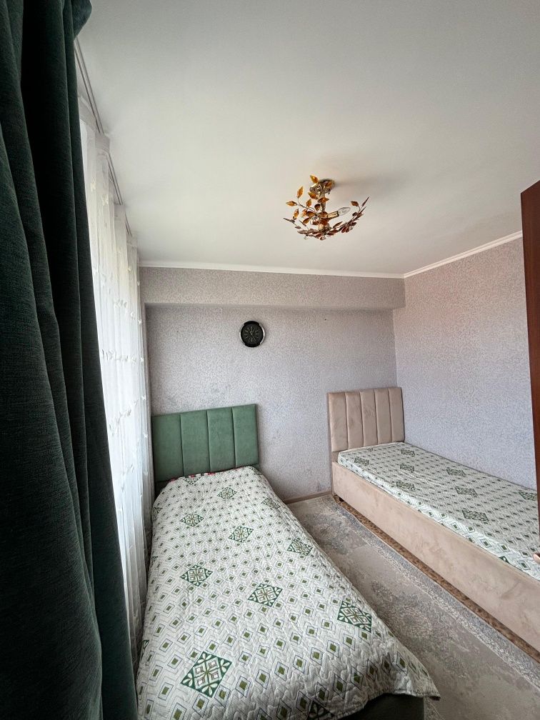 Трехкомнатная. Пять спальных мест.